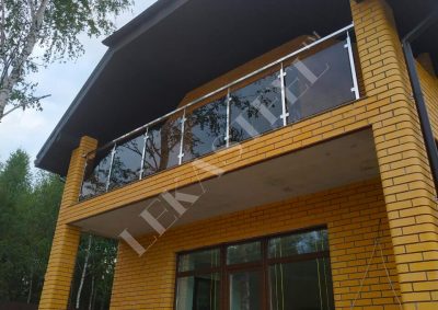 стеклянное ограждение балкона