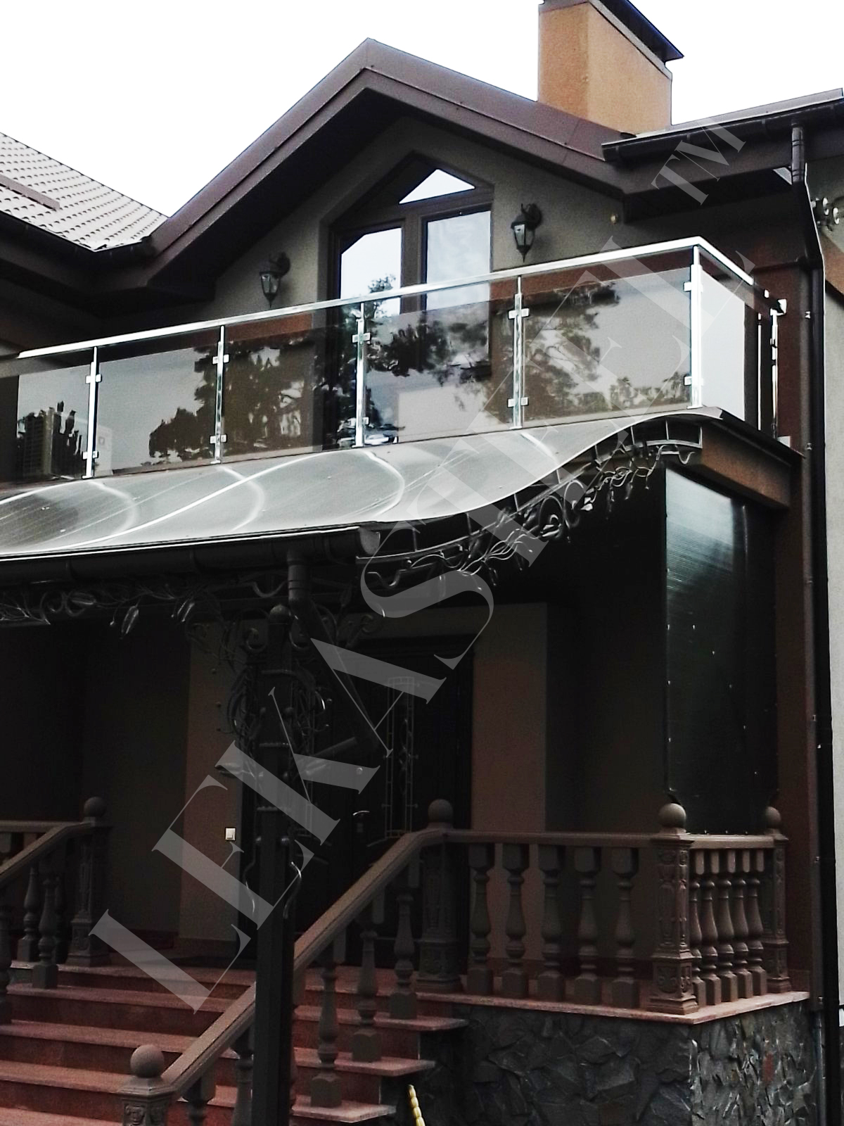 цена на стеклянное ограждение + нержавейка на балкон