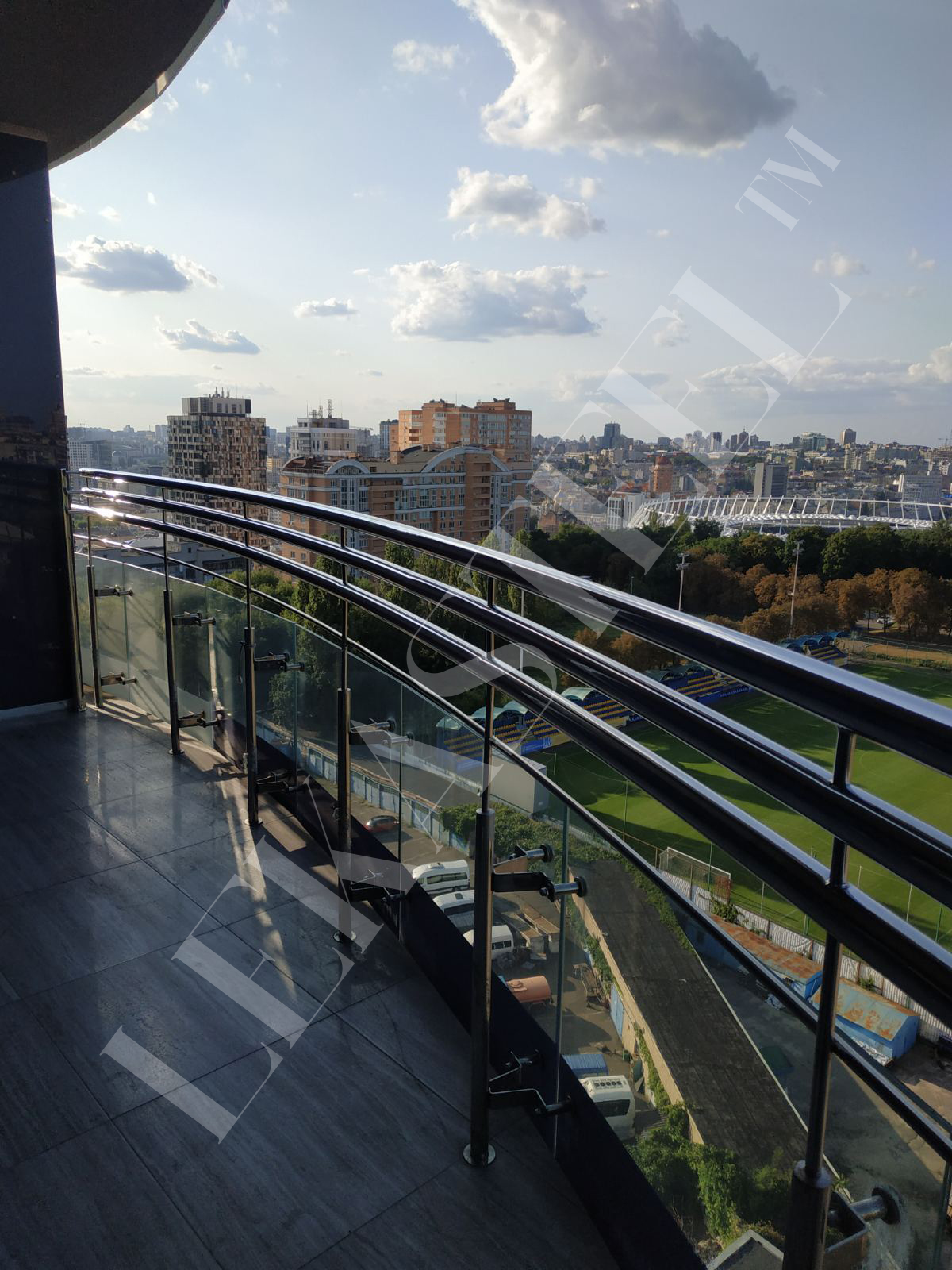 заказать стеклянное ограждение для террасы