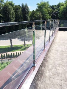 Перила на террасу, ограждение для террас из стекла 56