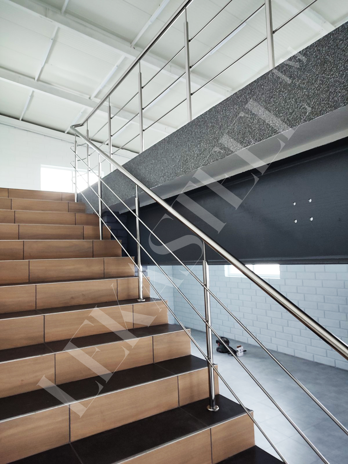 перила на лестницу из нержавеющей стали