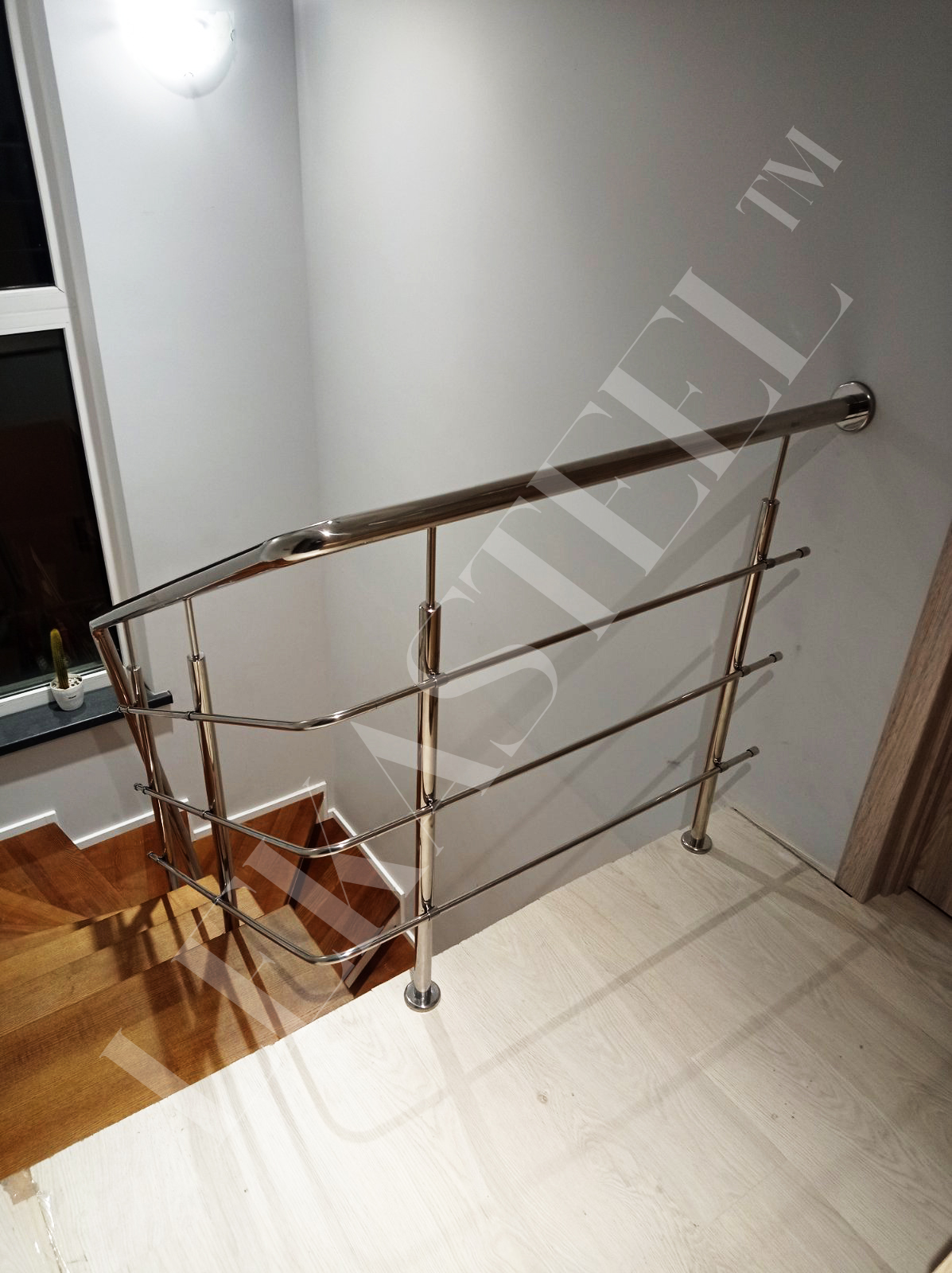 заказать перила из нержавеющей стали на лестницу