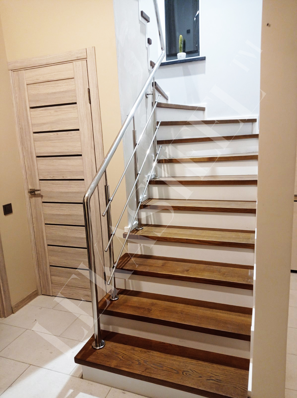 перила из нержавейки на лестницу под заказ