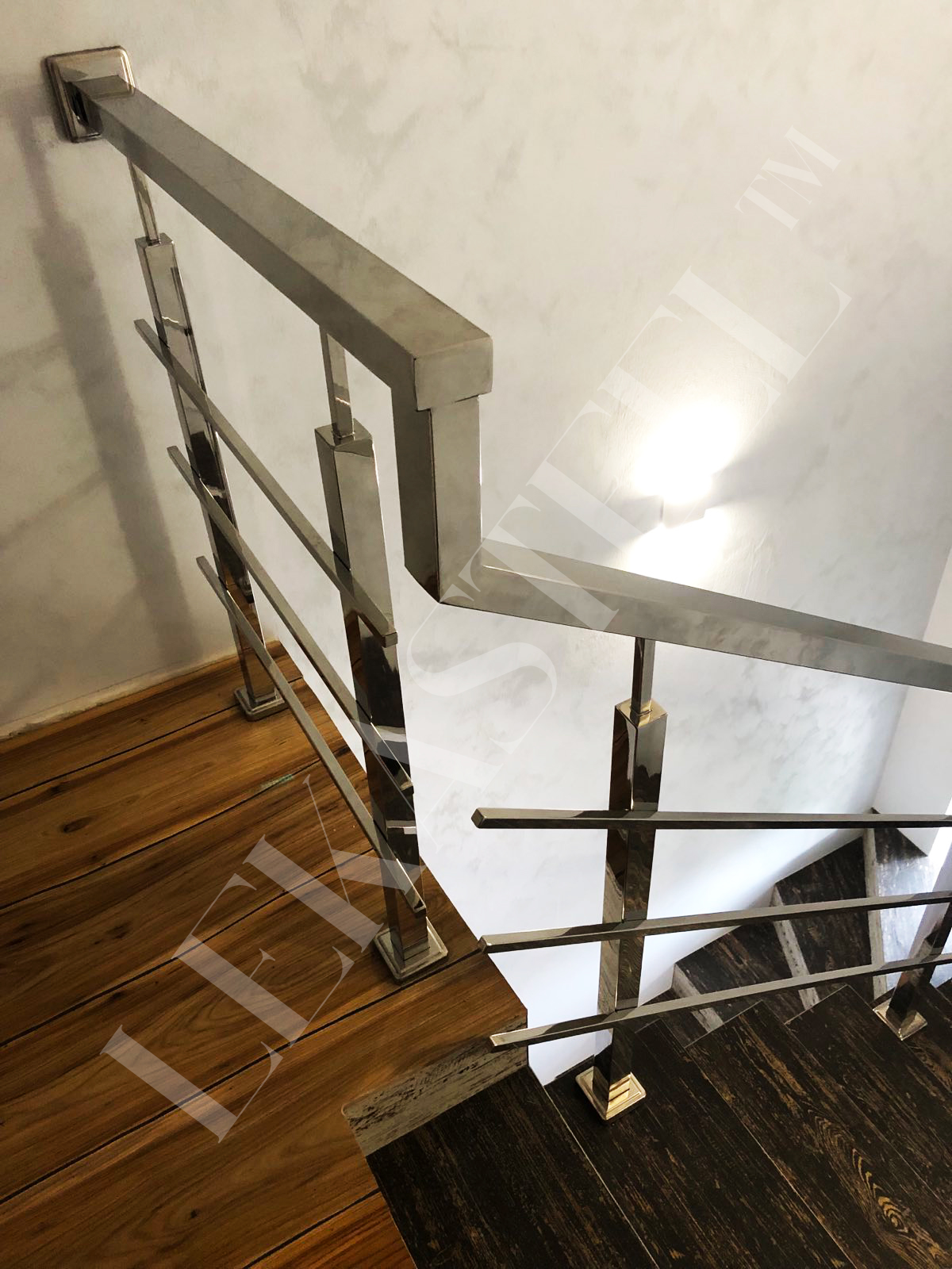 заказать перила из нержавейки на лестницу любой сложности